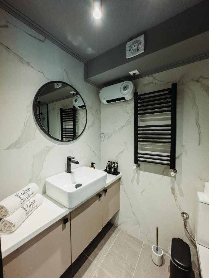 Blackhaus Family And Friends Deluxe Apartment Салоники Экстерьер фото